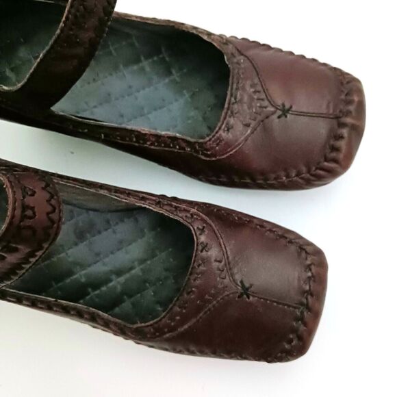 Indigo by Clarks Mary Jane Brown Leather Square Toe Curved Heel Sz 8.5 - Picture 3 of 9